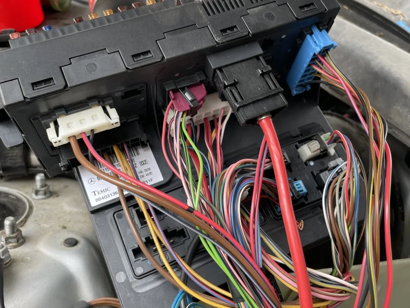 Electrician auto – diagnoză computerizată, găsesc rapid problema