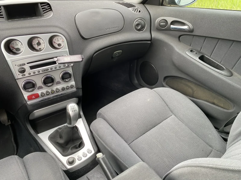 Vand Alfa Romeo 156 2.0 JTS – investitii recente, aspect foarte bun